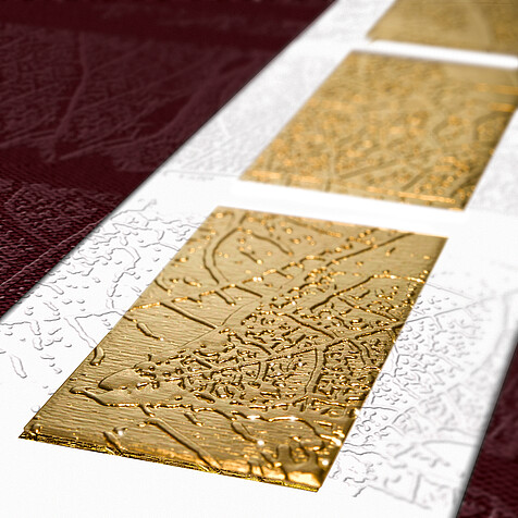 Gold foil embossing of sheets with a 3D look